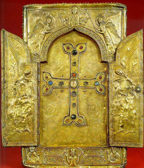 holy-cross-reliquary-open-e1535300893396.jpg